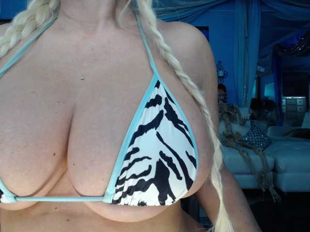 adrianna_fox