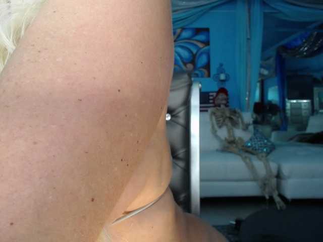 adrianna_fox live cam on BongaCams