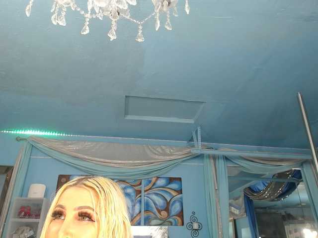 adrianna_fox