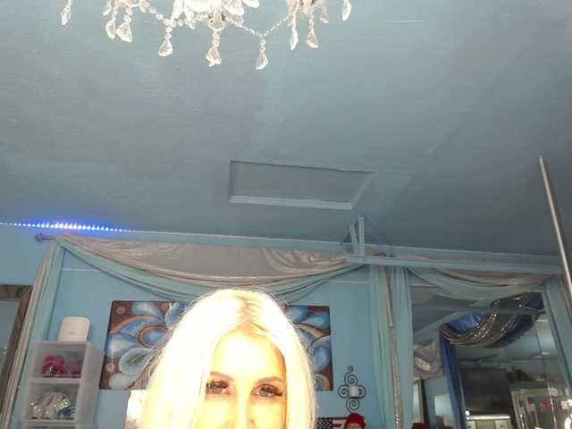 adrianna_fox live cam on BongaCams
