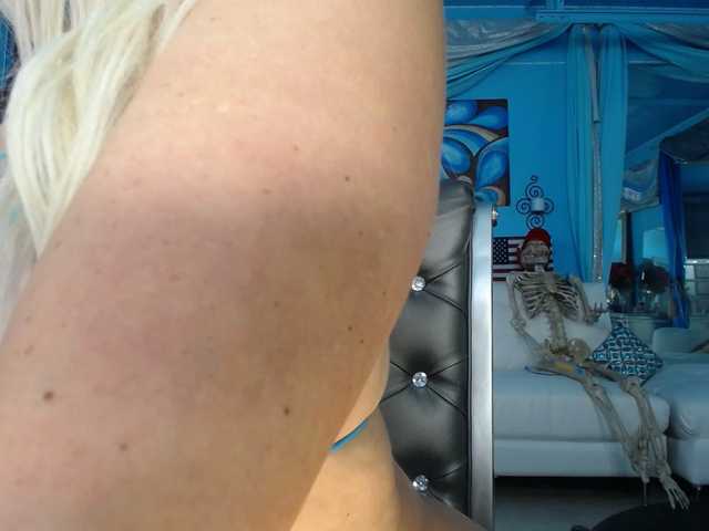 adrianna_fox