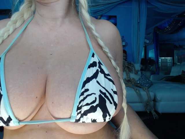 adrianna_fox