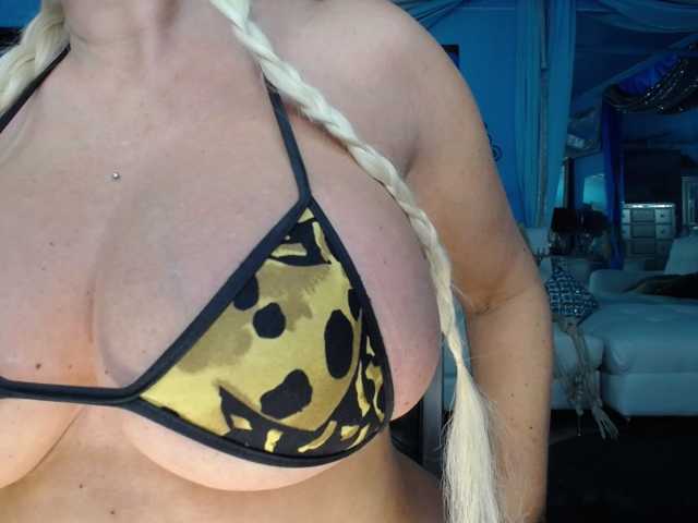 adrianna_fox