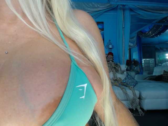 adrianna_fox