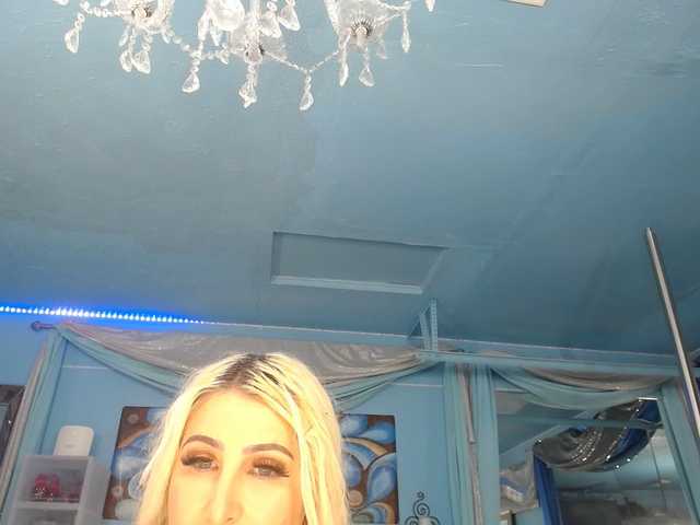 adrianna_fox live cam on BongaCams