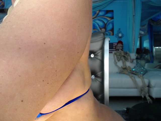 adrianna_fox