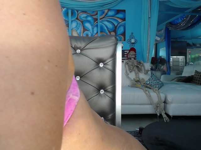 adrianna_fox live cam on BongaCams