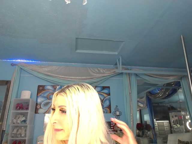 adrianna_fox live cam