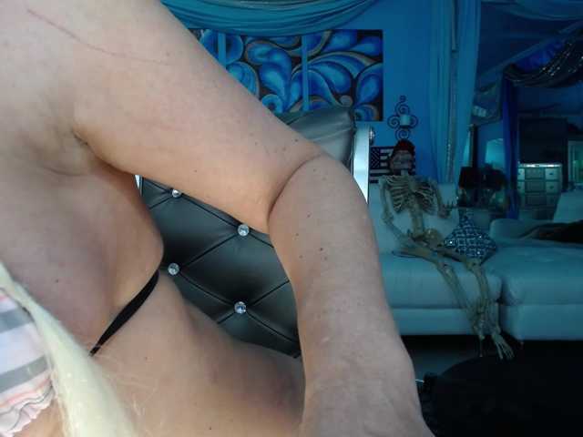 adrianna_fox live cam preview