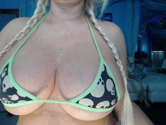 adrianna_fox, en vivo ahora en BongaCams