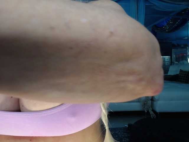 adrianna_fox live cam on BongaCams