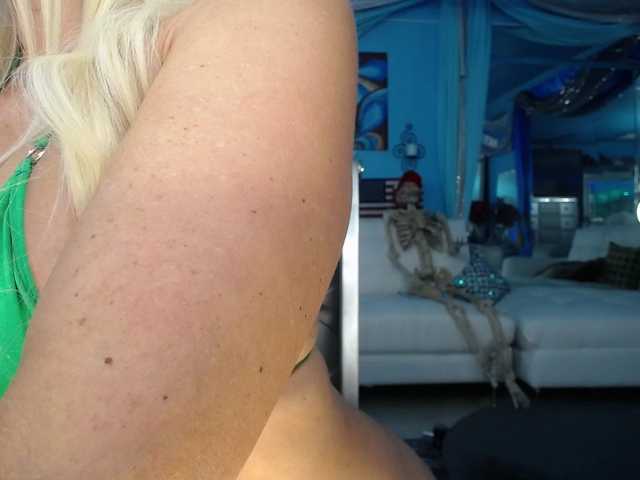 adrianna_fox