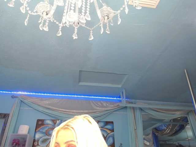 adrianna_fox live cam on BongaCams