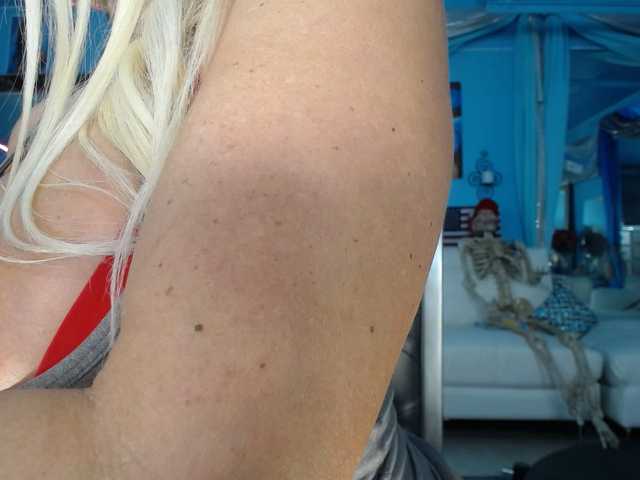 adrianna_fox live sex show