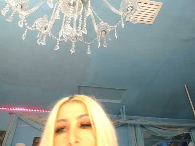 adrianna_fox live cam on BongaCams