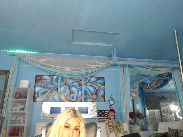 adrianna_fox live cam