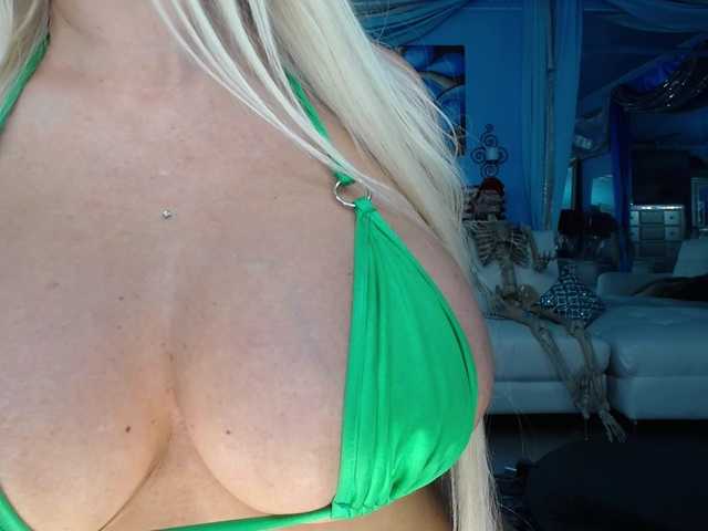 adrianna_fox
