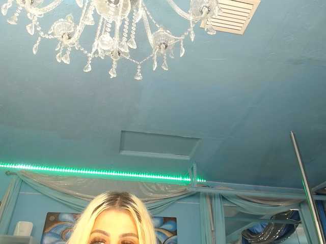 adrianna_fox