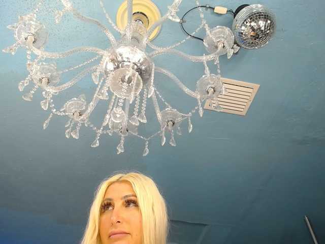 adrianna_fox live cam on BongaCams