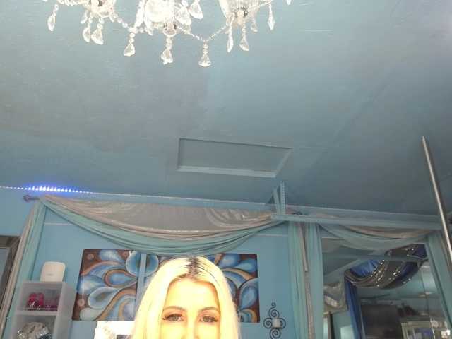 adrianna_fox live cam preview