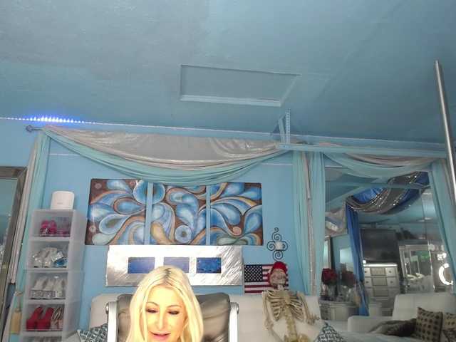 adrianna_fox live cam preview