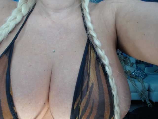 adrianna_fox