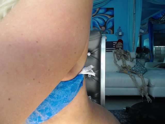 adrianna_fox