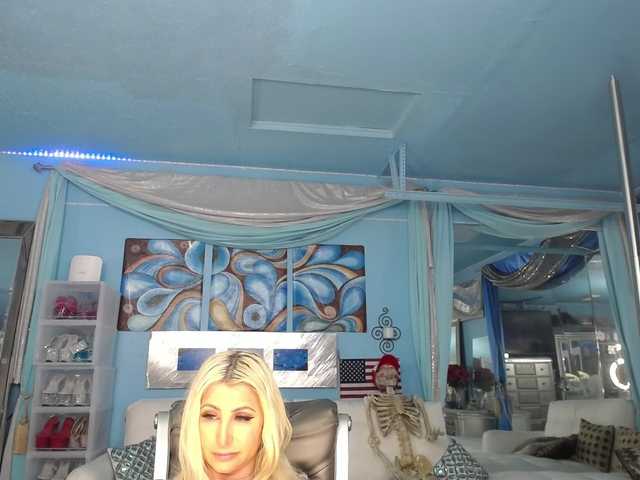 adrianna_fox