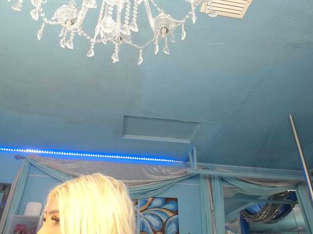 adrianna_fox live cam on BongaCams