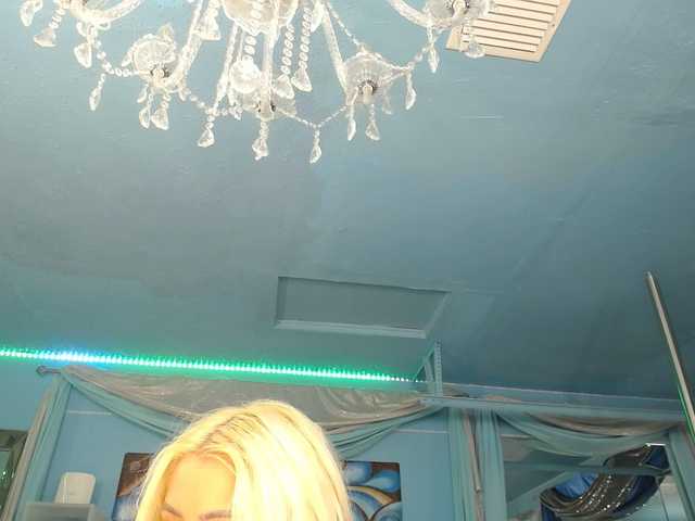 adrianna_fox live cam on BongaCams