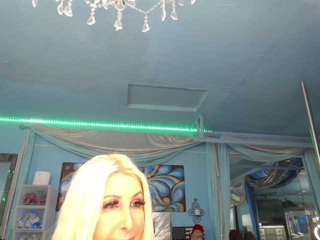 adrianna_fox live cam on BongaCams
