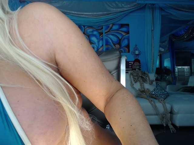 adrianna_fox
