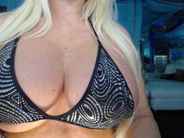 adrianna_fox