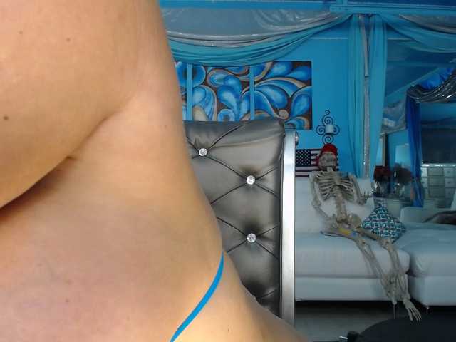 adrianna_fox live cam on BongaCams