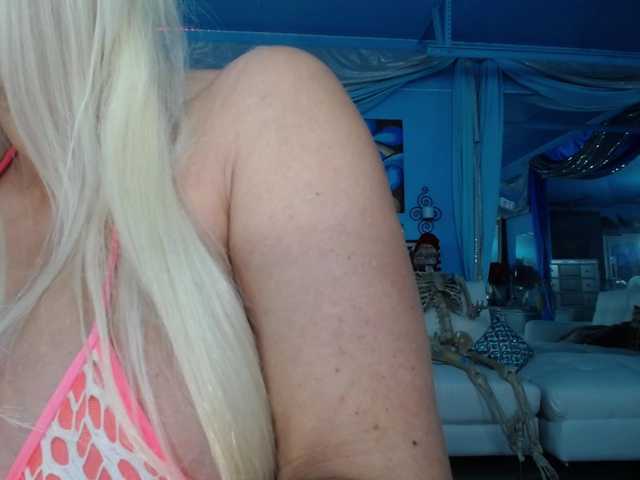 adrianna_fox