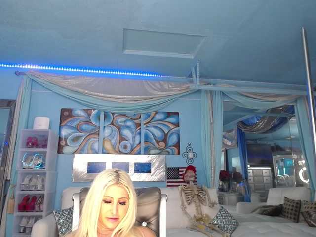 adrianna_fox