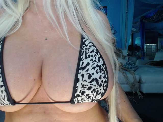 adrianna_fox