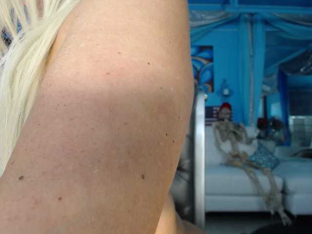 adrianna_fox