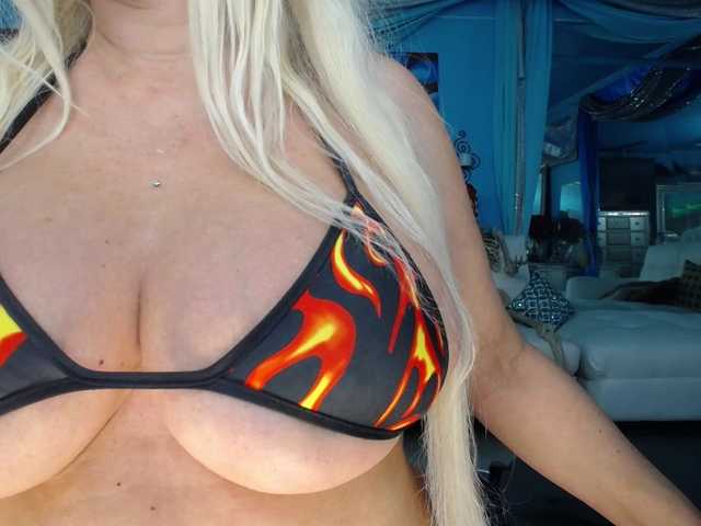 adrianna_fox