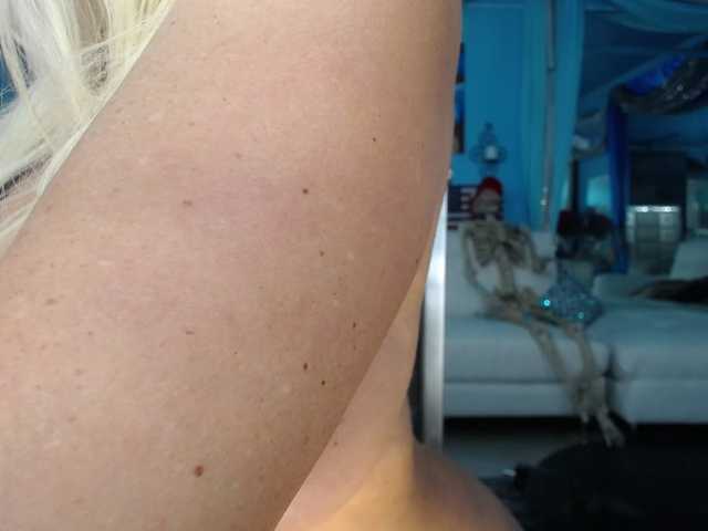 adrianna_fox