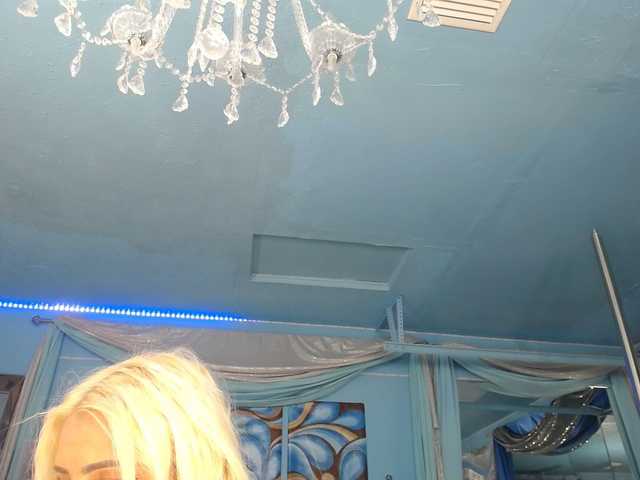 adrianna_fox live cam on BongaCams