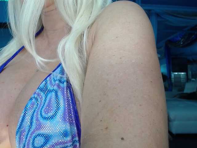 adrianna_fox