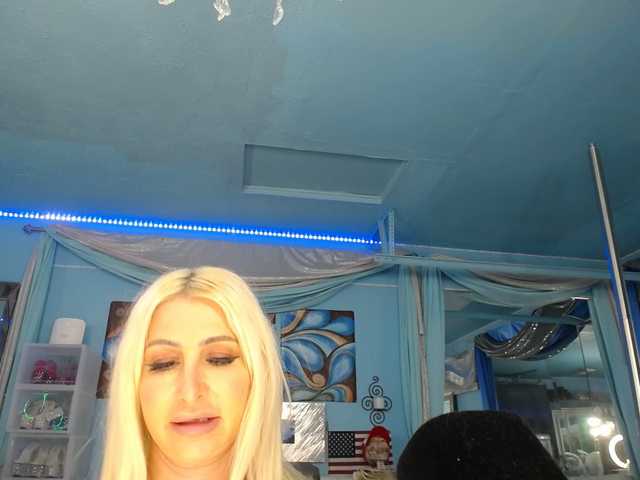 adrianna_fox live cam on BongaCams