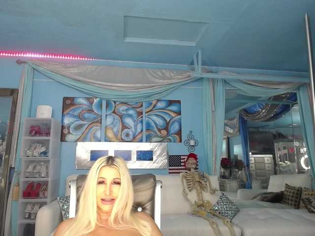 adrianna_fox
