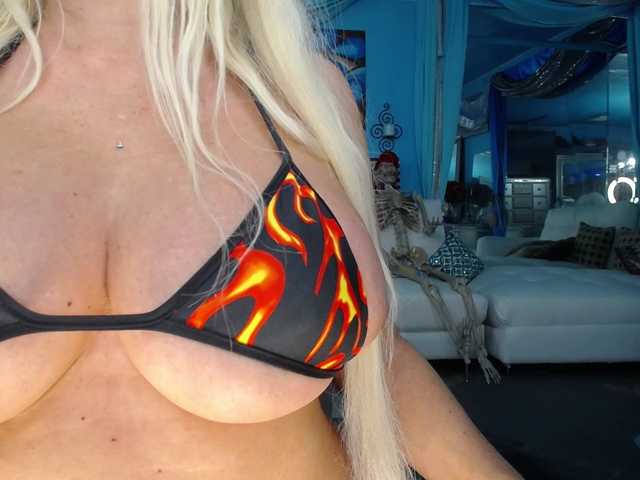 adrianna_fox