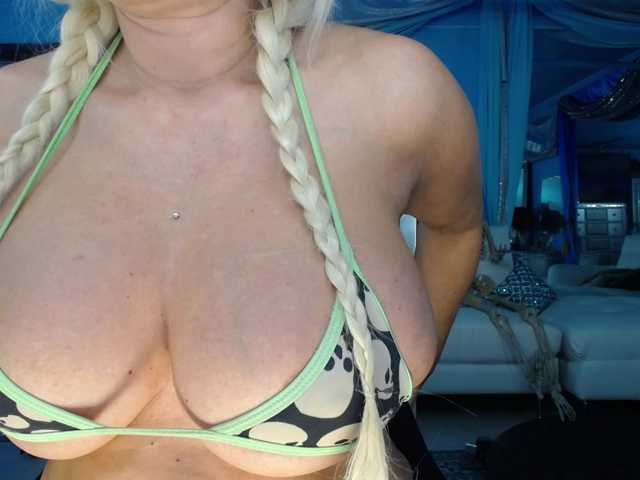 adrianna_fox
