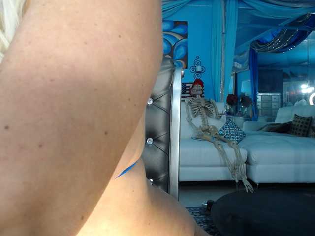 adrianna_fox