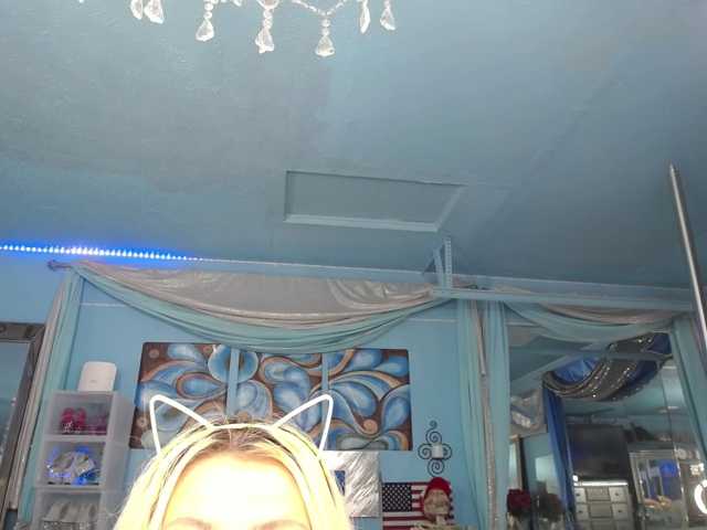 adrianna_fox live cam on BongaCams