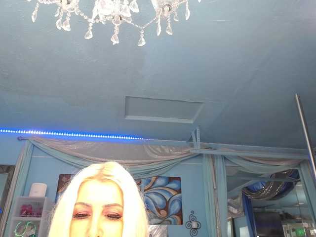 adrianna_fox live cam on BongaCams