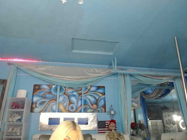 adrianna_fox live cam on BongaCams